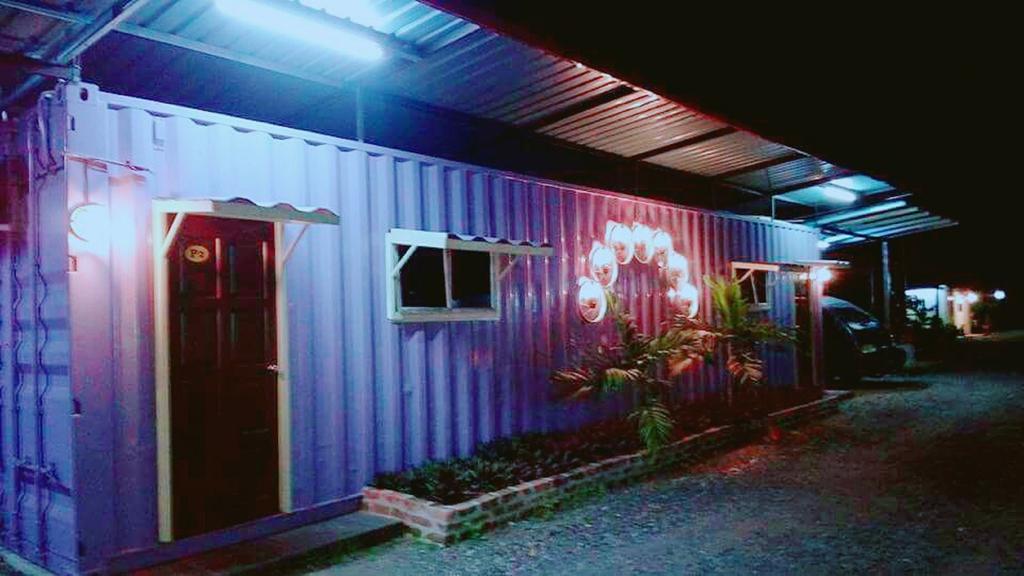 5 Stone Cabin Chalet Taiping Buitenkant foto