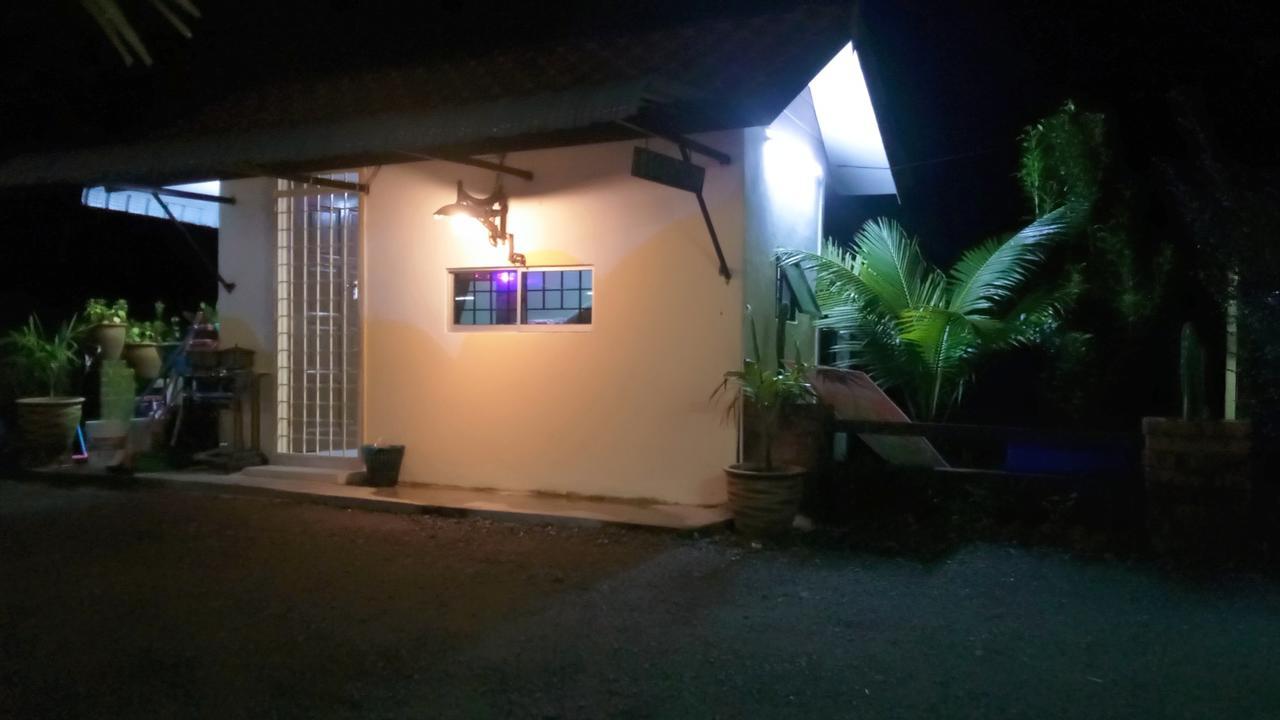 5 Stone Cabin Chalet Taiping Buitenkant foto